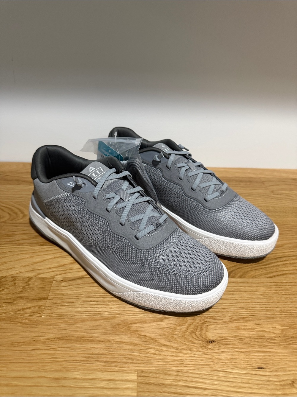 Brand new Reef Shoreline Del Mar size 10 Men's Grey Knit Low-Top Sneakers